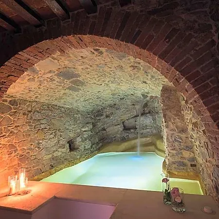Hotel Design & *