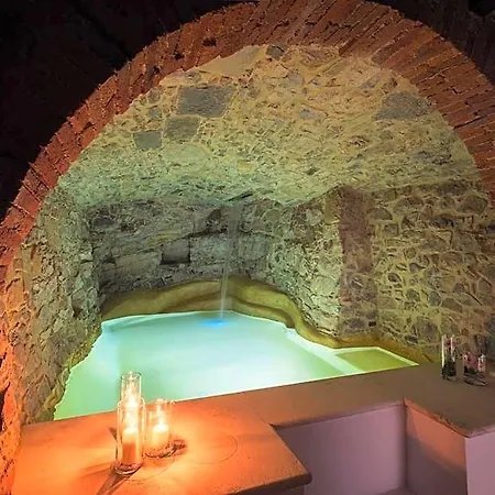 Hotel Design & *